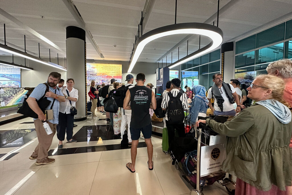 Img labuan bajo airport 03