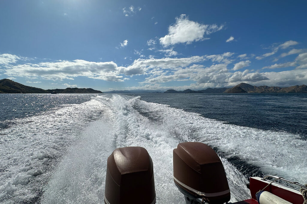 Img labuan bajo boat 03